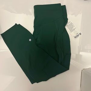 NWT 💚💚💚💥💥lululemon cropped green leggings size 12